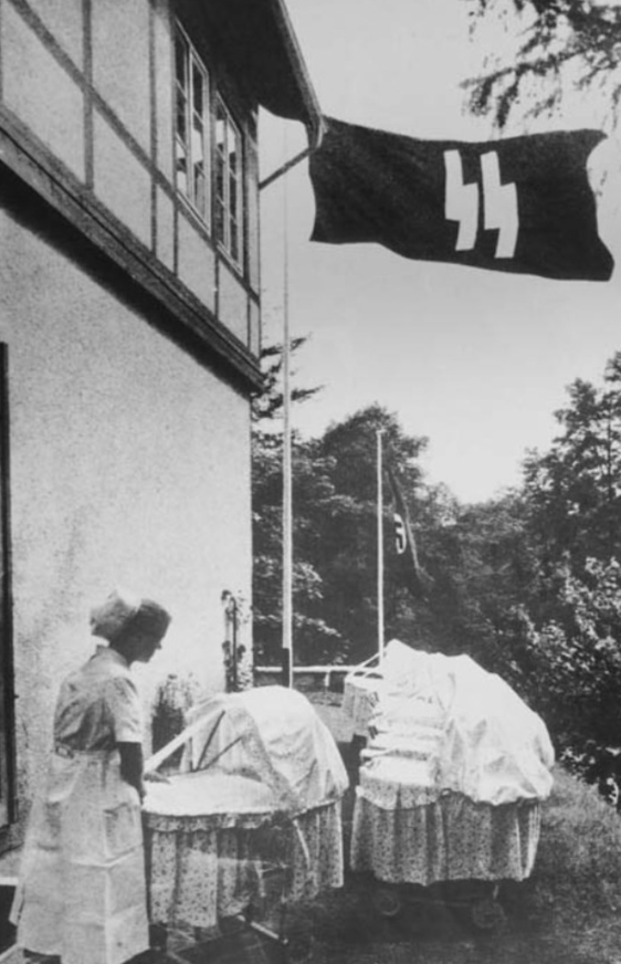  Una casa Lebensborn. Su plan era promover las políticas nazis para crear la «raza superior» que poblaría Europa. El programa proporcionaba incentivos a los alemanes, especialmente agentes de las SS de tener más niños. Su objetivo era que ningún niño ario quedara sin nacer. 